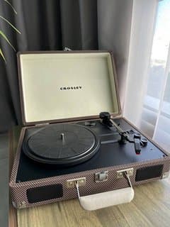 Vinyl player