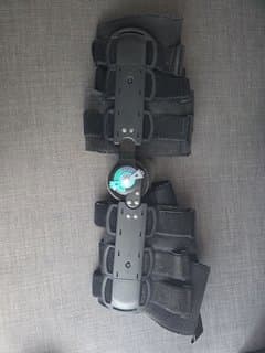 Hinged metal knee brace