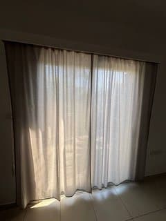 Γκρι κουρτίνες