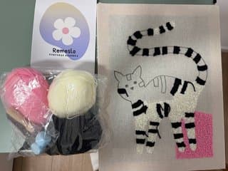 Набор для ковровой вышивки (начатый)