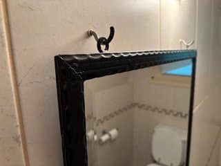 Καθρέφτης σε μαύρο ξύλινο πλαίσιο W50×H60 cm