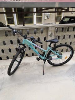 Adult bicycle, 27.5'' wheels, 15'' frame