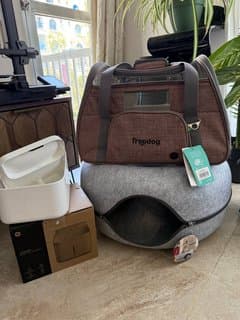 Waterer, carrier, donut house (new)