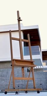 Easel on wheels