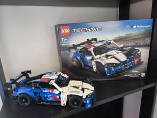 4x LEGO Technic: Ferrari, Aston Martin, Chevrolet, BMW