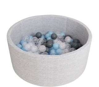 Dry pool with balls